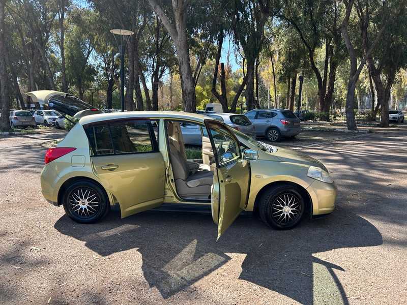 2005 Nissan Tiida 1,5L 2005 Cyprus