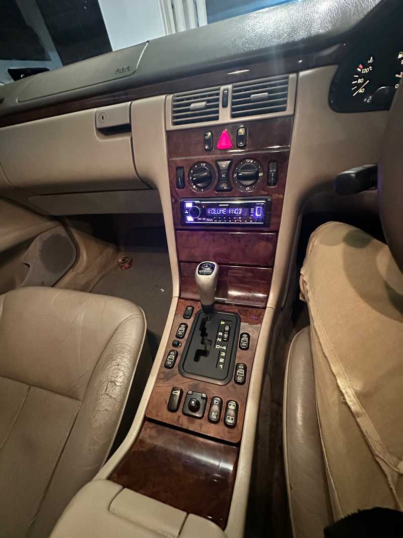 1998 Mercedes-Benz E-Class 2,0L 1998 Cyprus