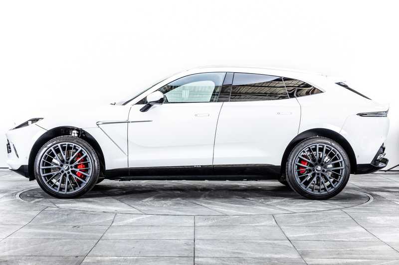 2023 Aston Martin DBX 4,0L 2023 Cyprus