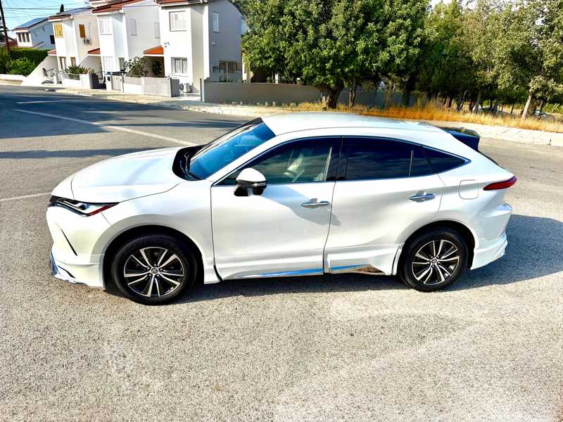 2021 Toyota Harrier 2,5L 2021 Cyprus