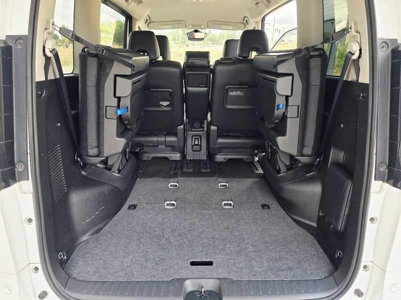 2023 Nissan Serena 2,0L 2023 Cyprus