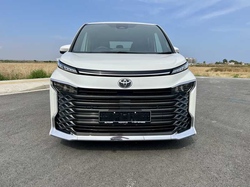 Toyota Voxy 2,0L 2023