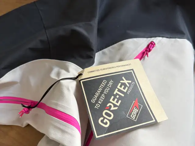 Brand new never worn, nike acg gore-tex jacket, Limassol — Moni