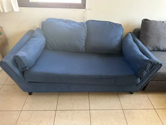 Dark blue sofa, Limassol — Kato Polemidia