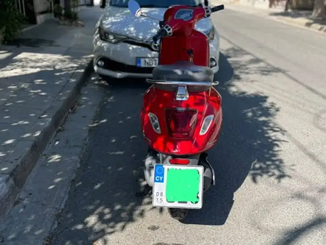 Vespa primavera 125, Nicosia — Aglantzia