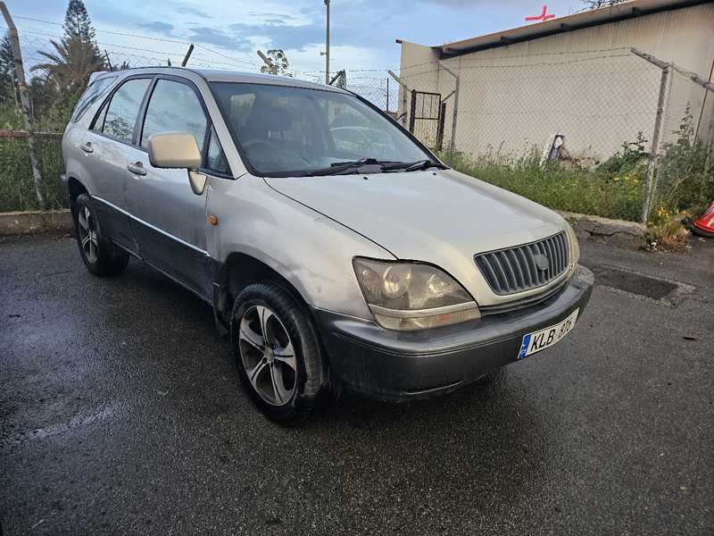 2002 Toyota Harrier 2,2L 2002 Cyprus