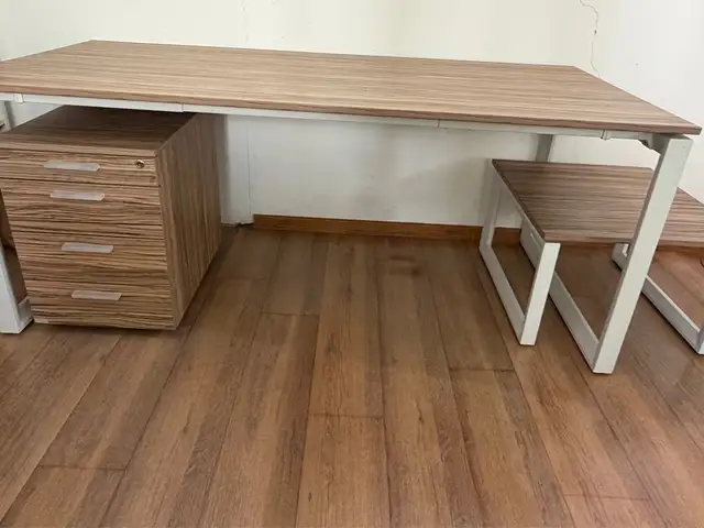 Office desk with 4 drawers and matching side table, Επαρχία Λευκωσίας — Άγιος Δομέτιος - Άγιος Γεώργιος