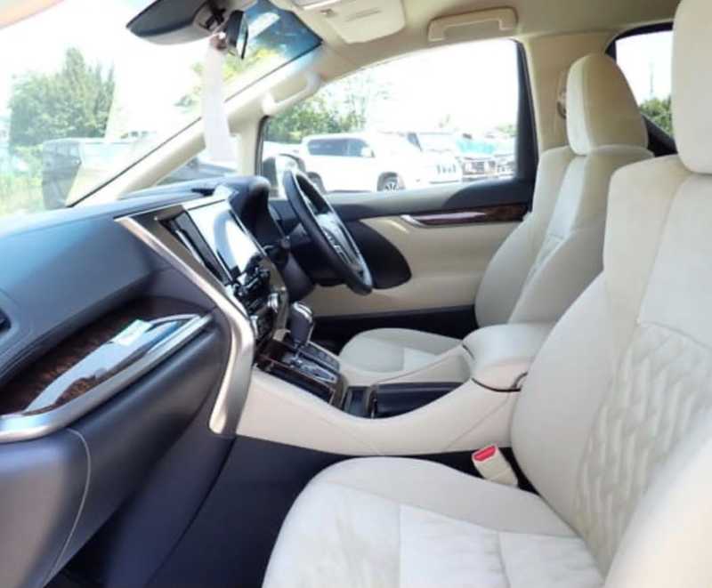 2022 Toyota Alphard 2,5L 2022 Cyprus