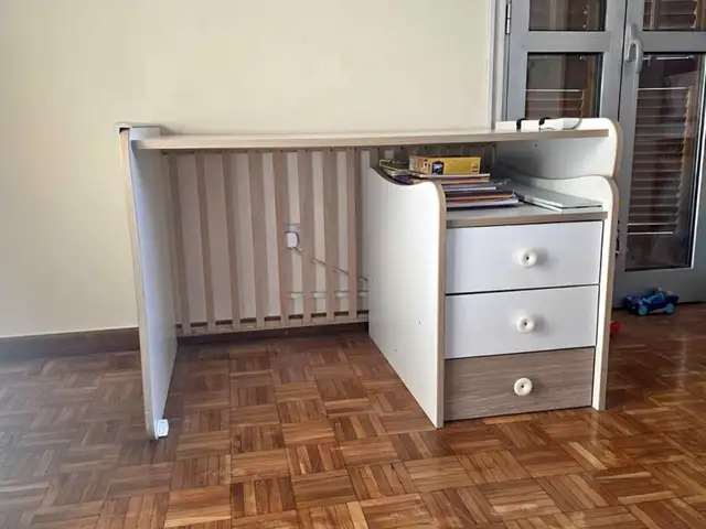 Lorelli maxi plus convertible baby cot / kids bed with desk, drawers & mattress, Επαρχία Λεμεσού — Λεμεσός - Μέσα Γειτονιά
