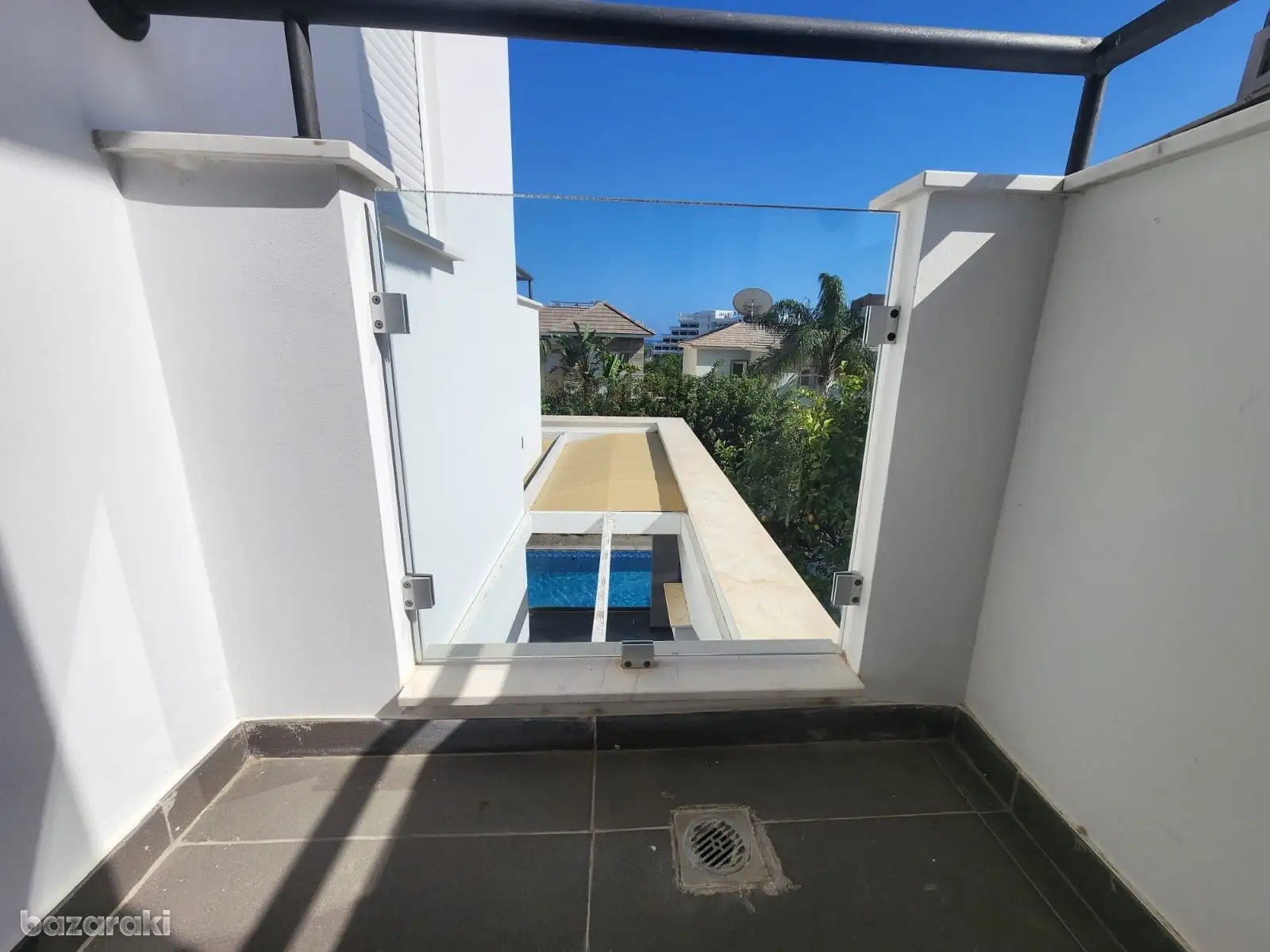 House, 3 bedrooms — 12