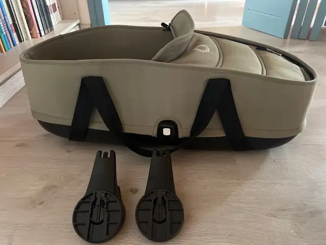 Bugaboo bee3 carry cot, Επαρχία Λεμεσού — Άγιος Αθανάσιος