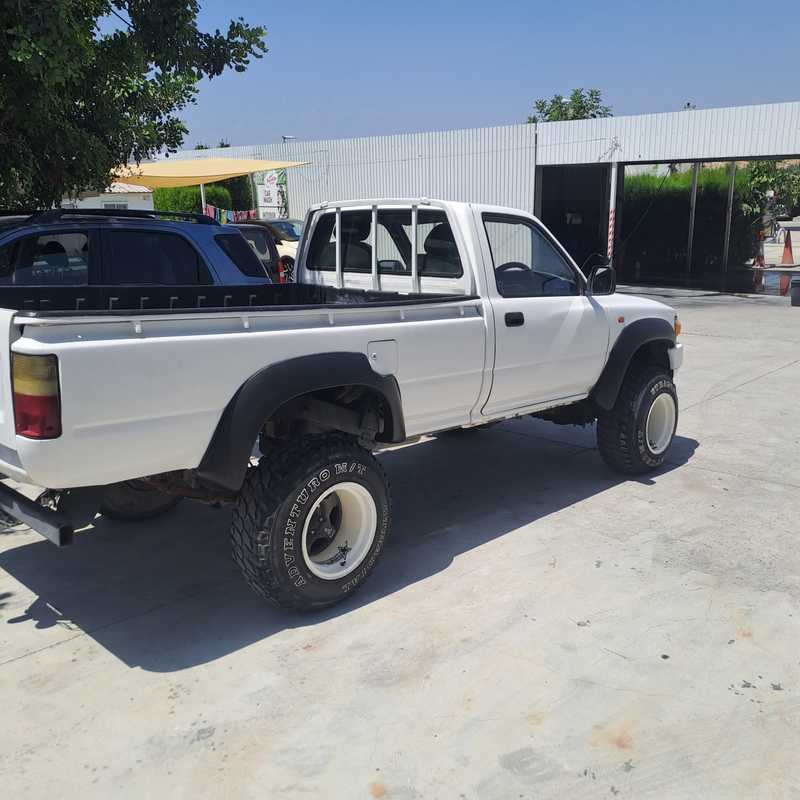 1996 Toyota Hilux 2,4L 1996 Cyprus