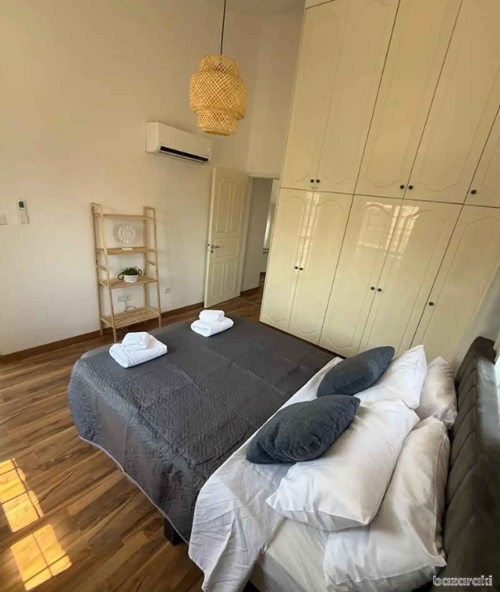 House, 3 bedrooms — 6
