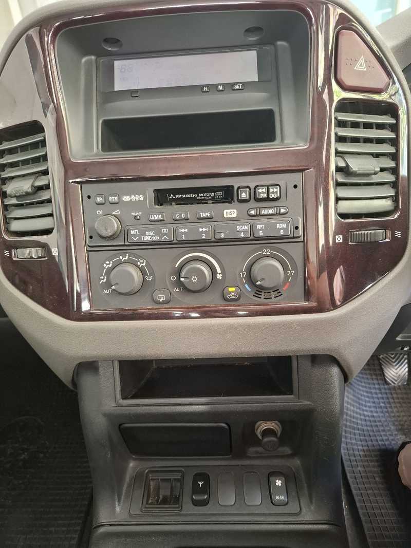 2000 Mitsubishi Pajero 3,2L 2000 Cyprus