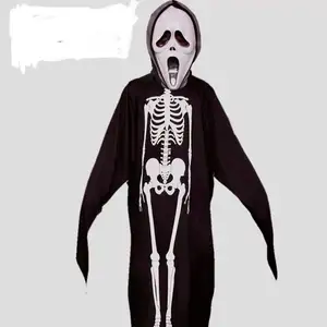 Halloween scream ghost face & skeleton costume set with toy scythe, Nicosia — Agioi Omologites