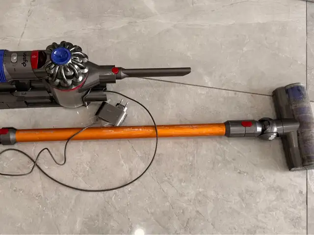 Dyson v6 cordless vacuum cleaner, Paphos — Paphos - Agios Theodoros