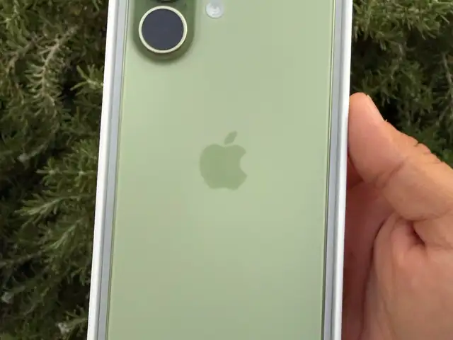 Iphone 17 256gb sage as new full box with 1 year warranty, Επαρχία Λάρνακας — Αραδίππου - Απόστολος Λουκάς