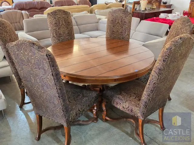 Large american traditional-style circular dining table and six chairs, Limassol — Ypsonas