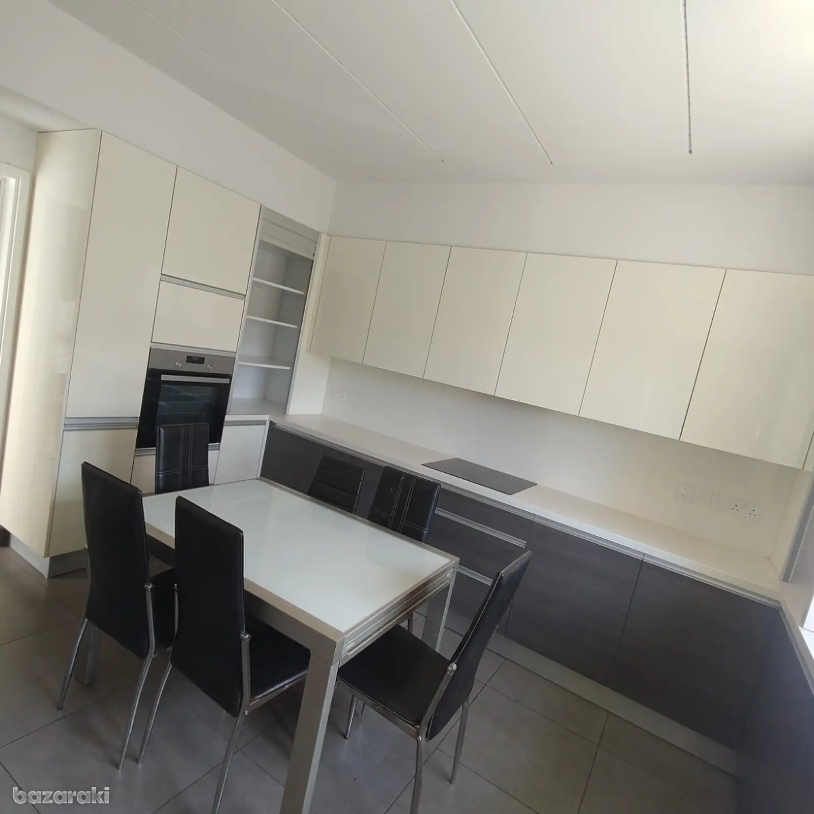 Room — 8