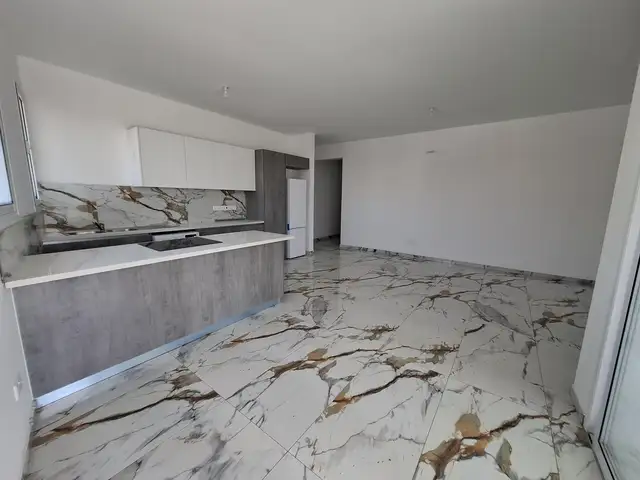 3-bedroom apartment for sale, Limassol — Limassol - Linopetra