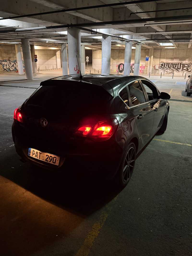 Opel, Vauxhall Astra 2,0L 2015