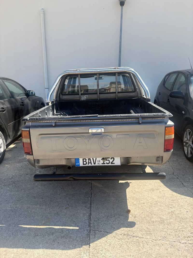 1992 Toyota Hilux 2,4L 1992 Cyprus