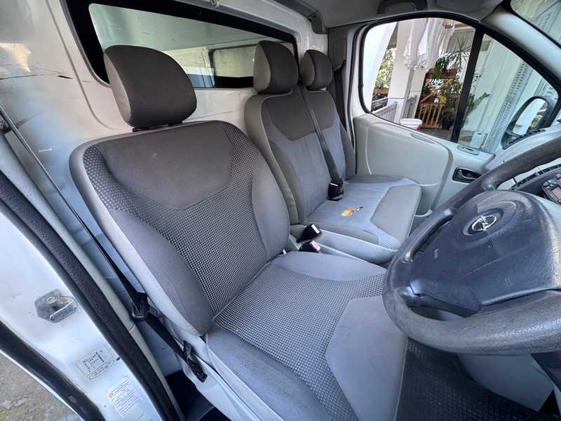 2008 Opel, Vauxhall Vivar 2,0L 2008 Cyprus