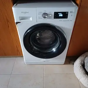 8kg Whirlpool washing machine in working condition., Larnaca — Troulloi