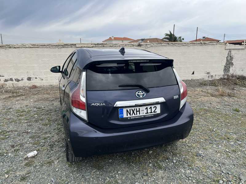 2015 Toyota Aqua 1,5L 2015 Cyprus