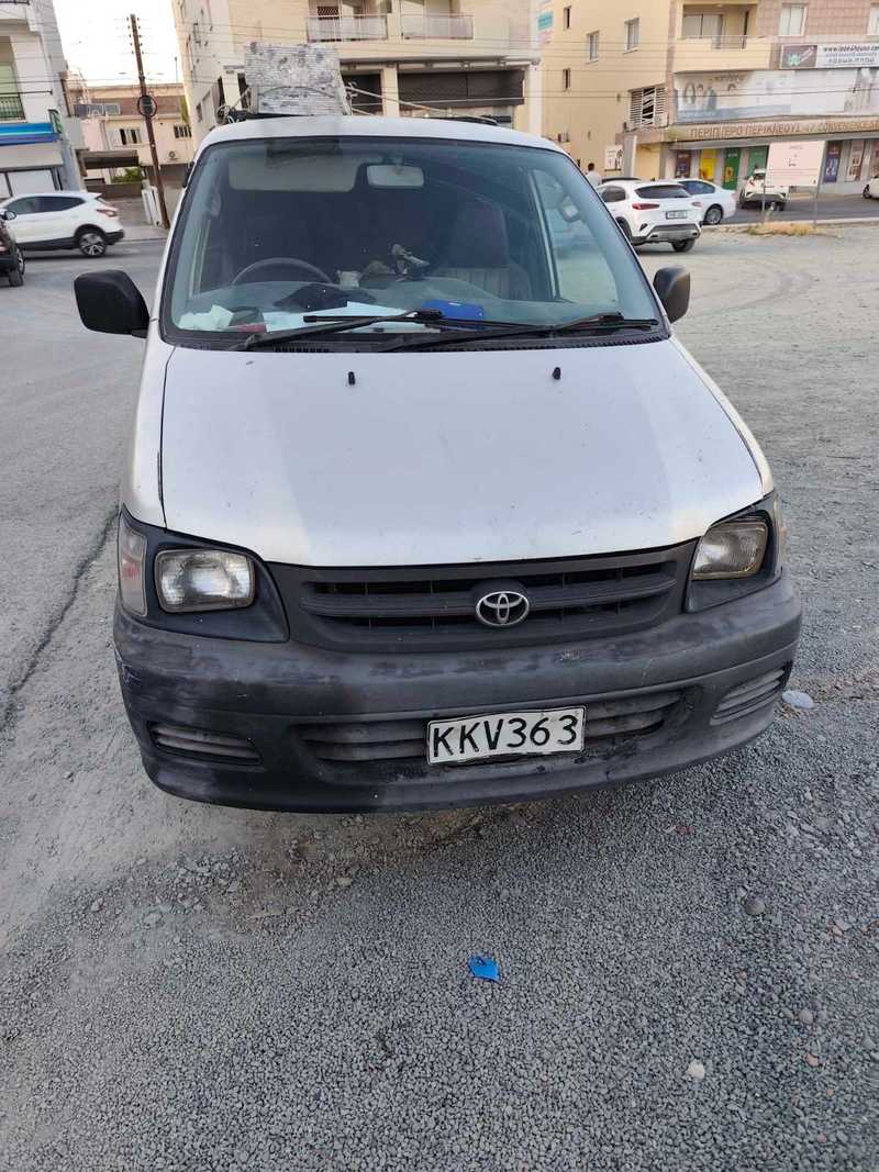 2001 Toyota Van 2,2L 2001 Cyprus