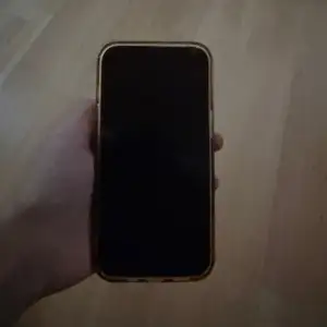 Iphone 11, Nicosia — Strovolos - Enthomar Kyprianos