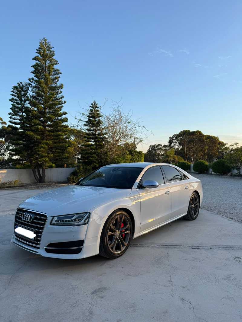 2014 Audi S8 4,0L 2014 Cyprus