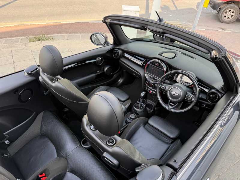 2017 Mini Convertible 2,0L 2017 Cyprus