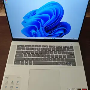 Dell inspiron 5625 ryzen 7 5825u 16gb 512gb ssd amd radeon graphics, Larnaca — Larnaka - Harbor
