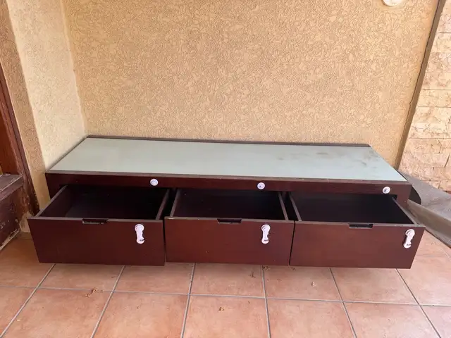Tv stand, Επαρχία Λεμεσού — Άγιος Τύχων
