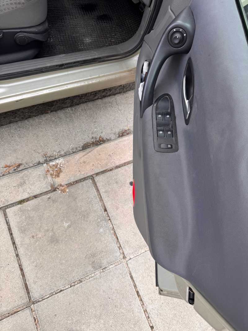 2003 Renault Laguna 1,6L 2003 Cyprus