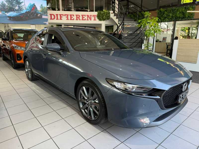 Mazda 3 1,5L 2025