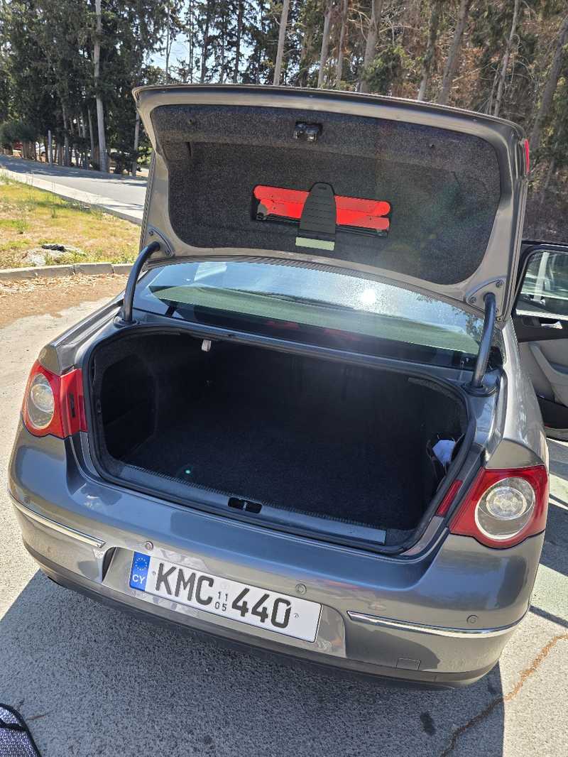 2005 Volkswagen Passat 1,6L 2005 Cyprus