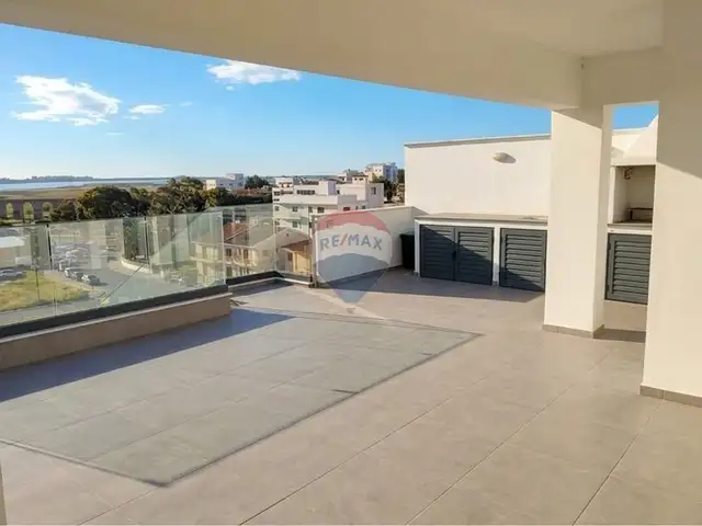 3-bedroom penthouse for sale, Επαρχία Λάρνακας — Λάρνακα - Καμάρες