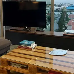 Coffee table pallet with glass and wheels, Επαρχία Λεμεσού — Λεμεσός - Λινόπετρα