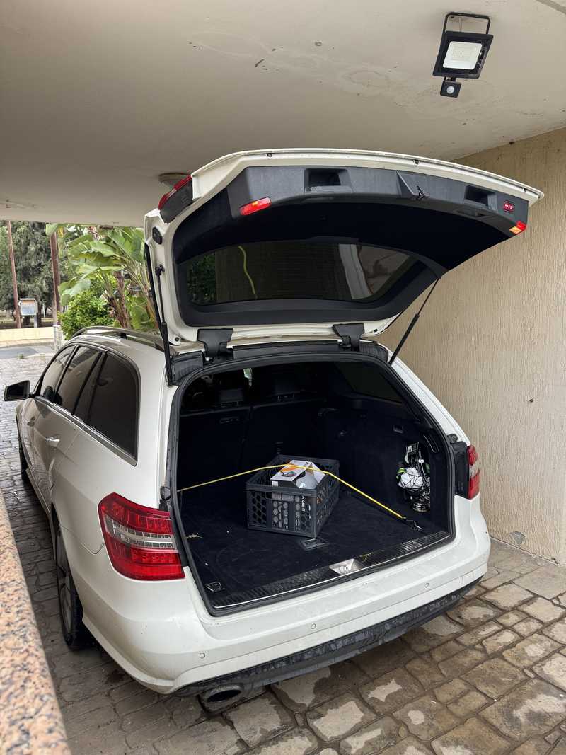 2011 Mercedes-Benz E-Class 2,5L 2011 Cyprus