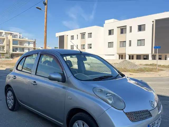 Nissan March