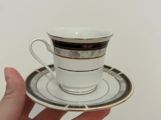 Πλήρες σερβίτσιο 12 ατόμων royal fine porcelain, Επαρχία Λάρνακας — Χοιροκοιτία