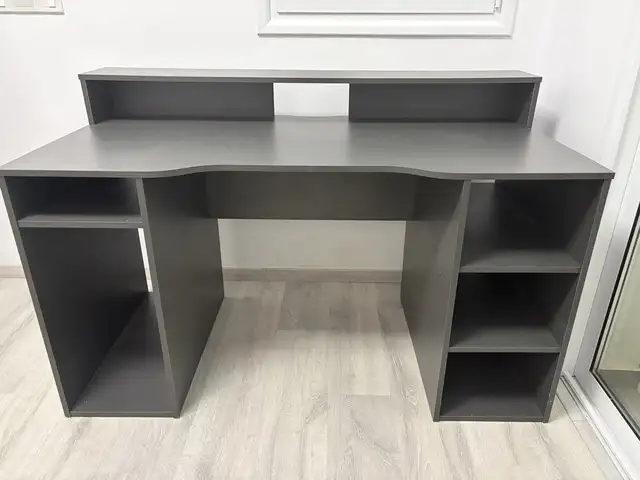 Grey office/gaming desk, Επαρχία Λεμεσού — Άγιος Αθανάσιος