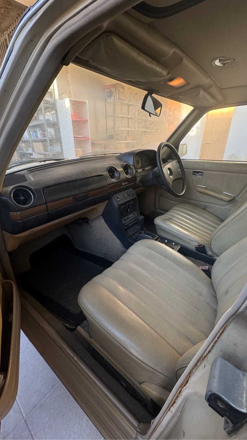 1984 Mercedes-Benz E-Class 2,2L 1984 Cyprus