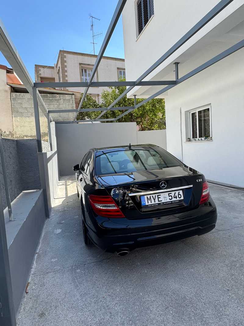 2011 Mercedes-Benz C-Class 2,5L 2011 Cyprus