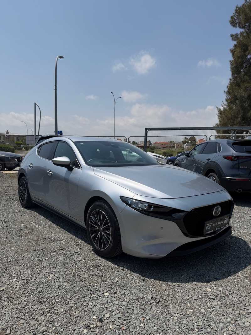 Mazda 3 1,5L 2023