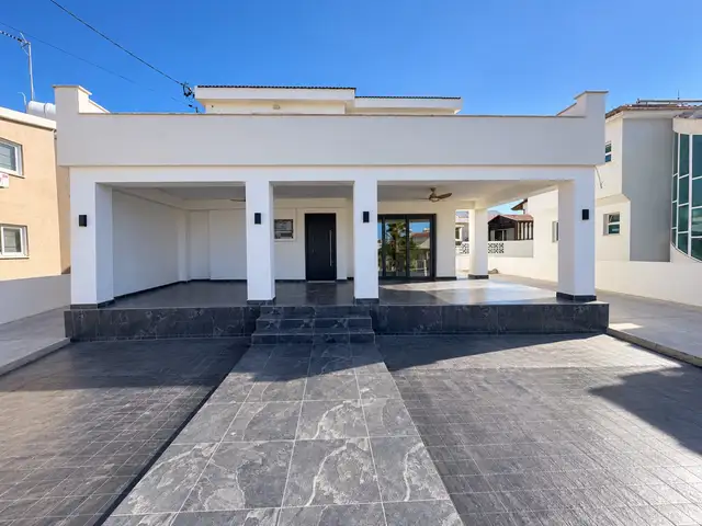 4-bedroom detached house for sale, Larnaca — Oroklini Tourist Area