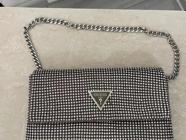 Guess bag, Επαρχία Πάφου — Πέγεια