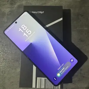 Samsung galaxy zflip7, Nicosia — Geri
